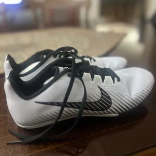 کفش میخی نایک