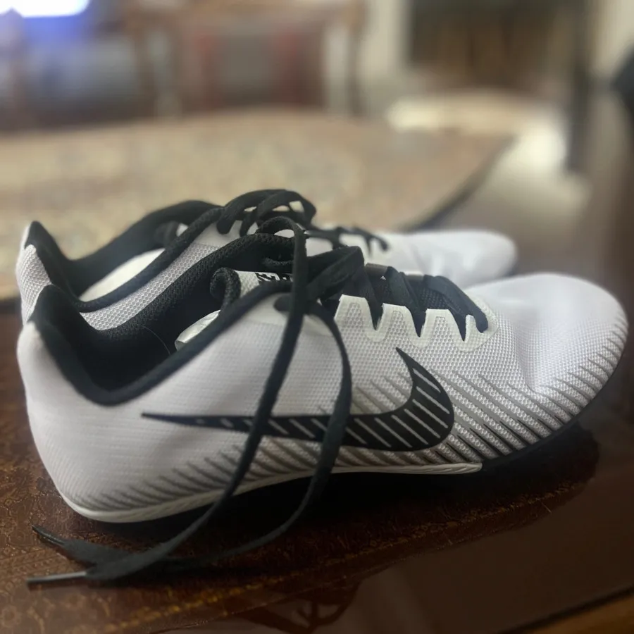 کفش میخی نایک