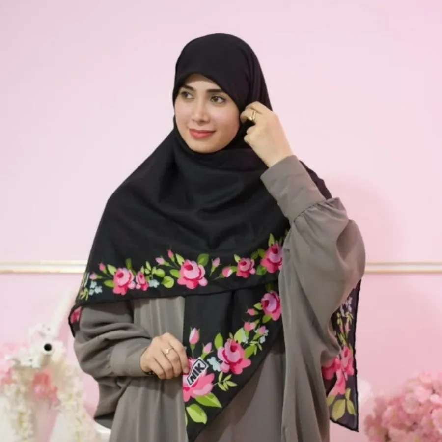 روسری نخی مشکی حاشیه دار