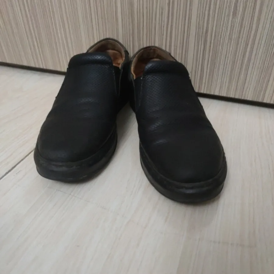 کفش چرم نوین