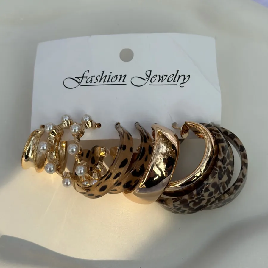 ‌پک گوشواره پلنگی