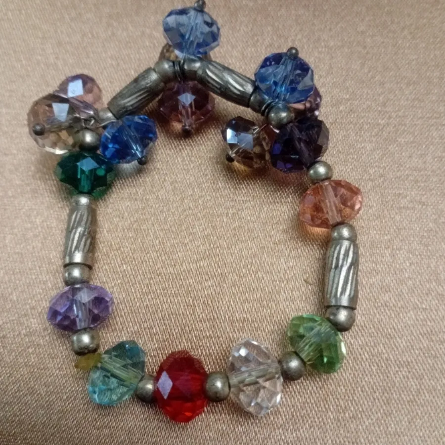 دستبند  با سنگ های رنگی