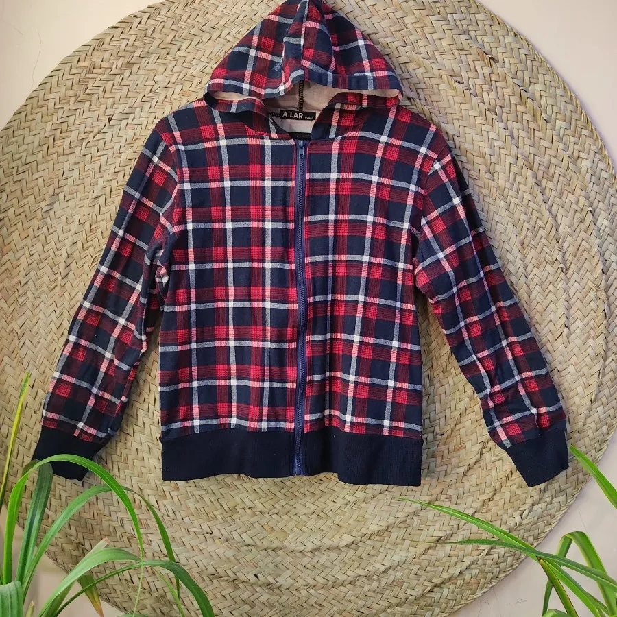 هودی کلاه دار