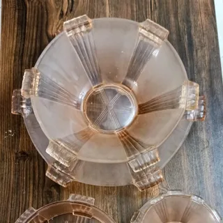 ظروف صورتی یلدایی