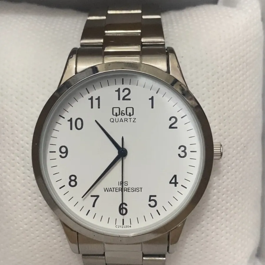 ساعت Q&Q