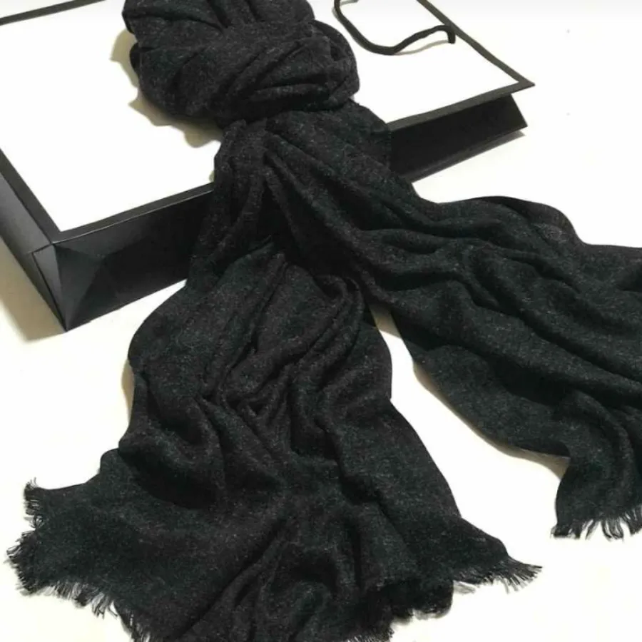 شال موهر مشکی