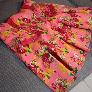 دامن کوتاه زنانه کشی