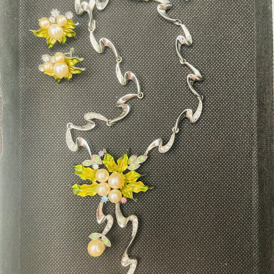 ست گردنبند و گوشواره