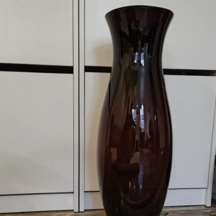 گلدان شیشه ای بنفش