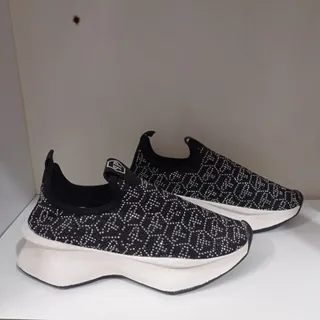 کفش کتونی لژدار