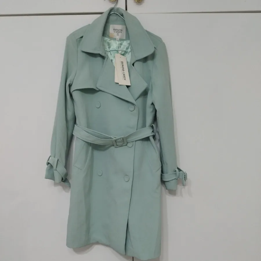 بارونی نو (ضد آب نیست)