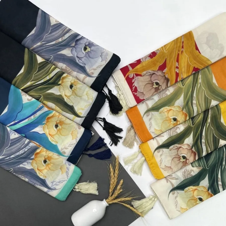 روسری نخ اسپان طرح لاله