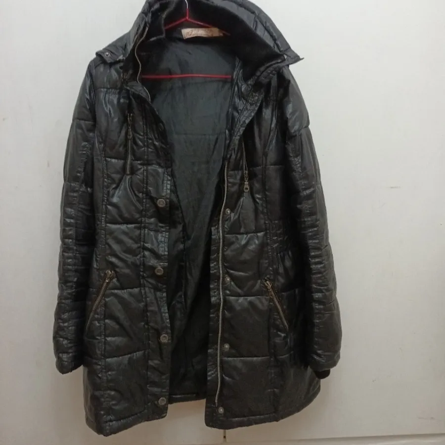 کاپشن مشکی برشکا طرح چرم