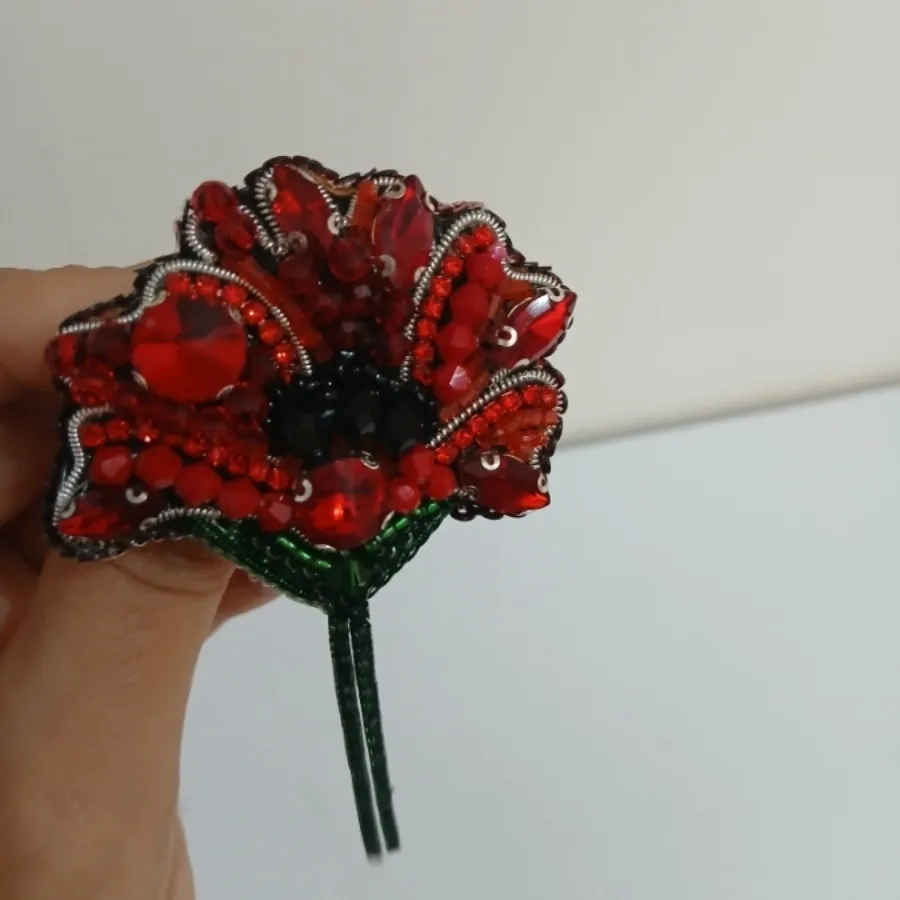 سنجاق سینه شیک