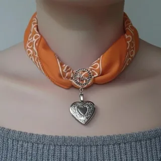 گردنبند پارچه‌ای