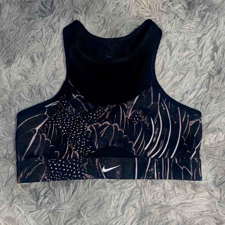 نیم تنه ورزشی نایک