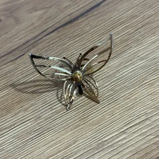 انگشتر پروانه