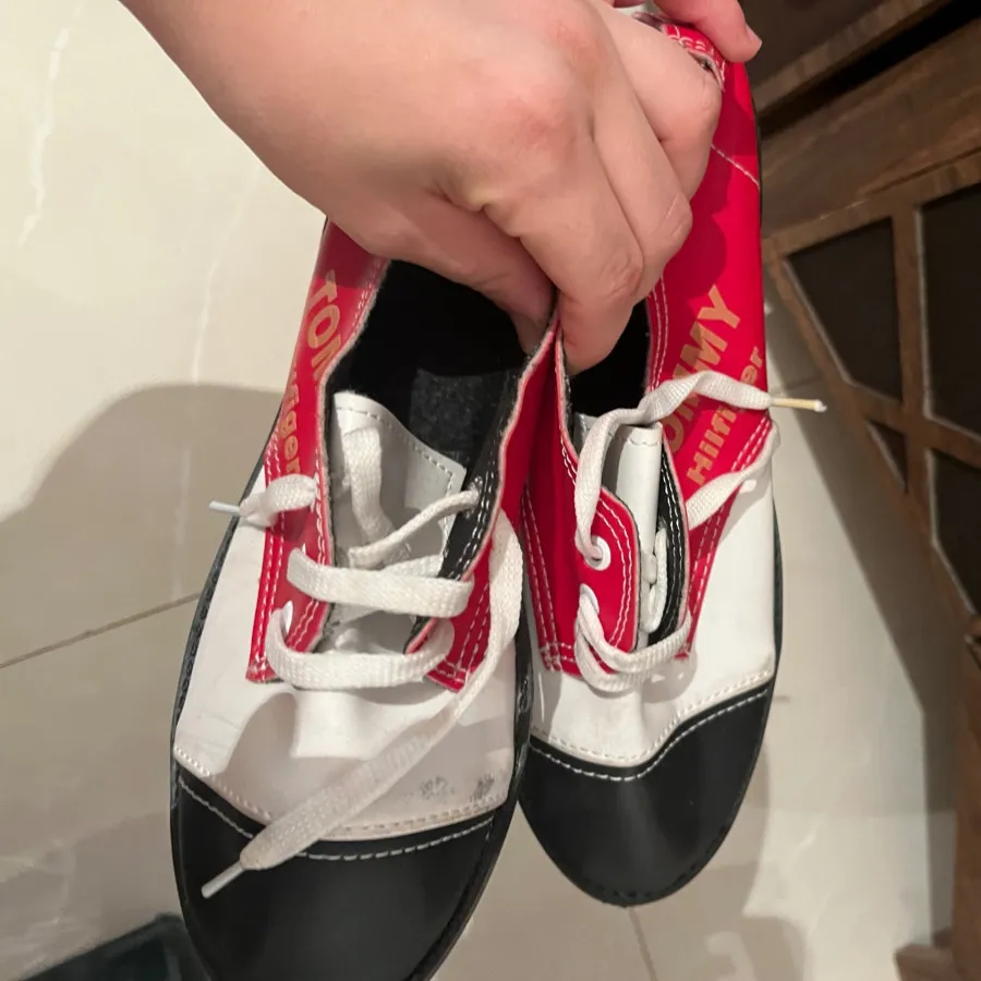 کفش تامی هیلگر