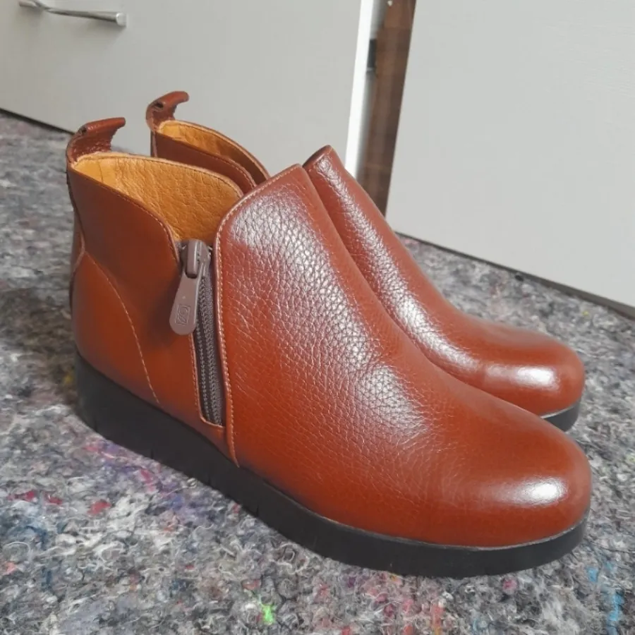 نیم بوت چرم زنانه