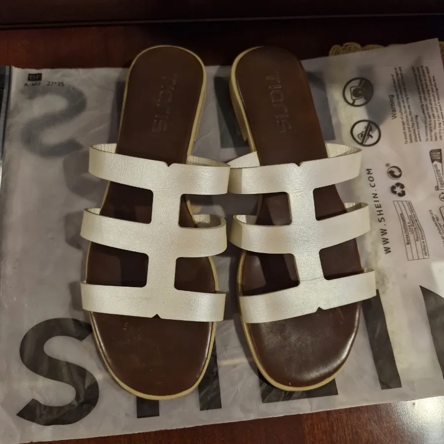 دمپایی چرمی صدفی