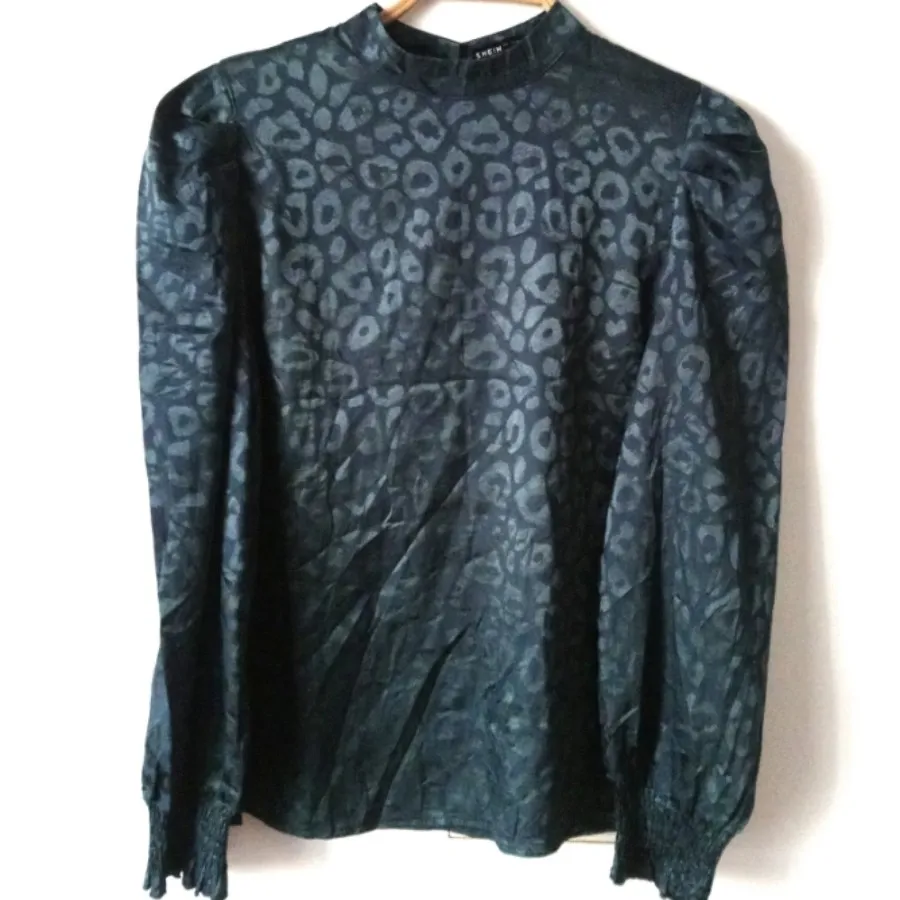 شومیز کرپ ساتن طرحدار