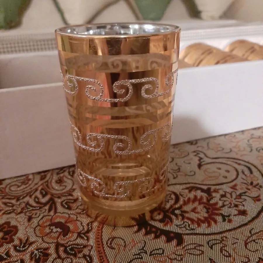 لیوان طلایی