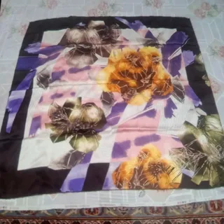 روسری جنس ساتن ابعاد 88x8