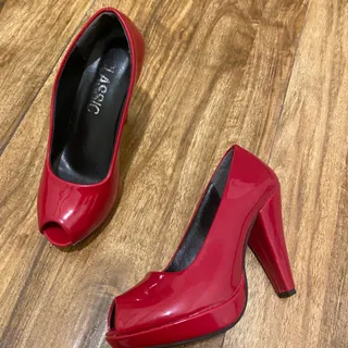 کفش پاشنه بلند جلوباز