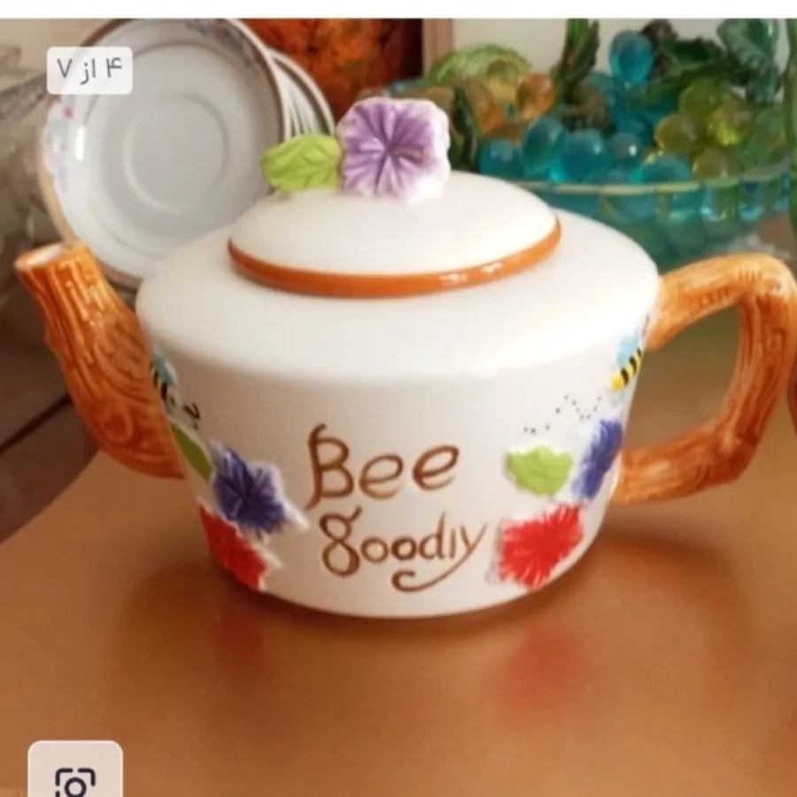 قوری گل و زنبور