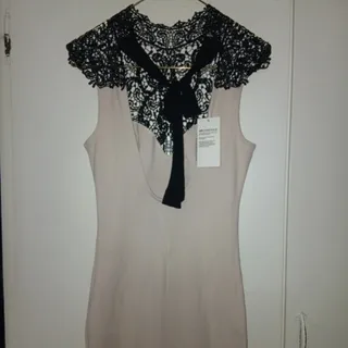 پیرهن یقه دانتل