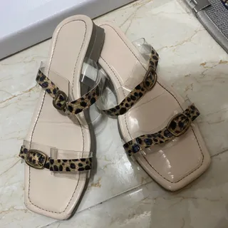 دمپایی روفرشی و بیرون