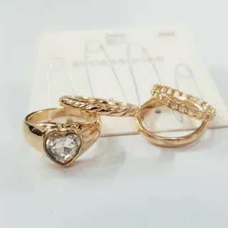 پک انگشتر و حلقه طلایی