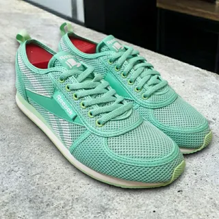 کتونی زنانه ریباک انگلیس