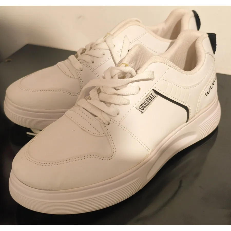 کفش اسپرت سفید