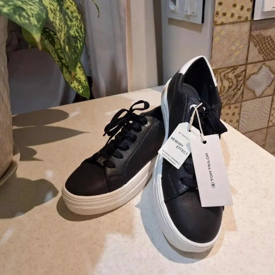 کفش کتونی سایز 40