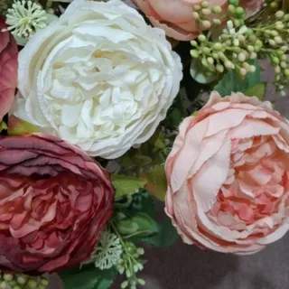 گل پیونی مصنوعی