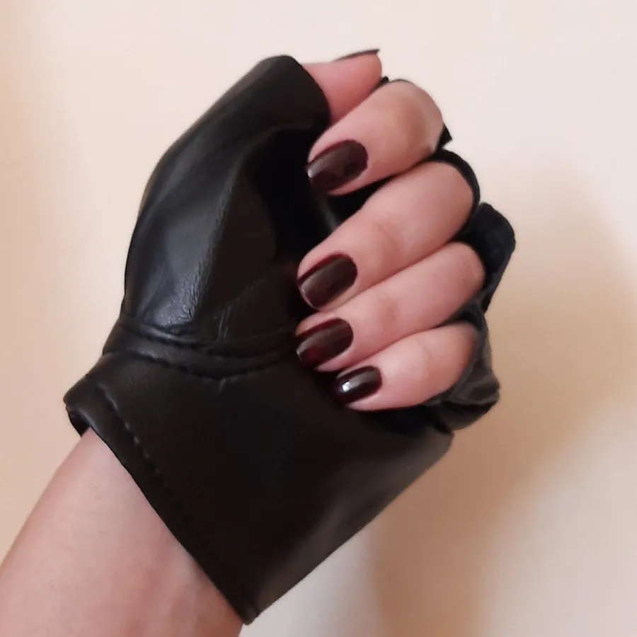 دستکش چرم نیم انگشتی