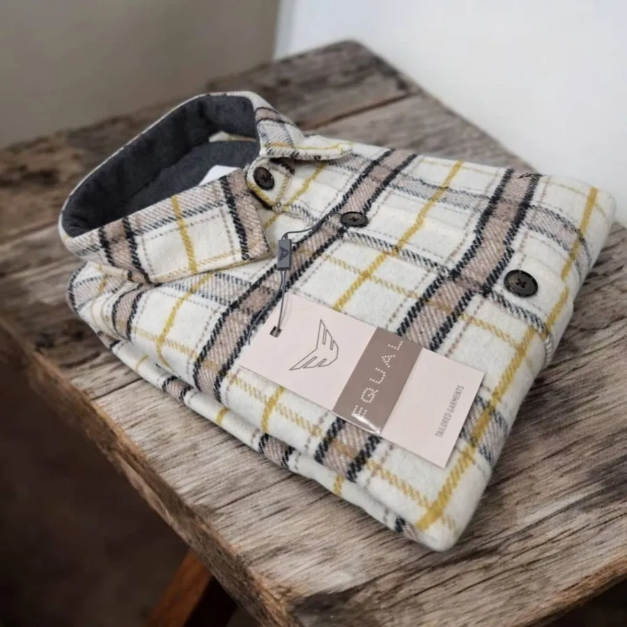 پیراهن پشمی کرم نیمه ضخیم