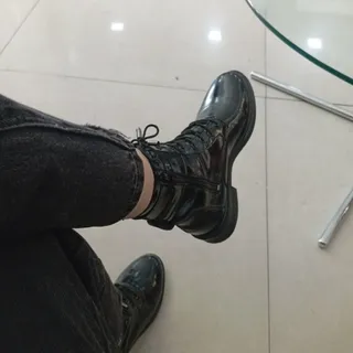 نیم بوت ورنی