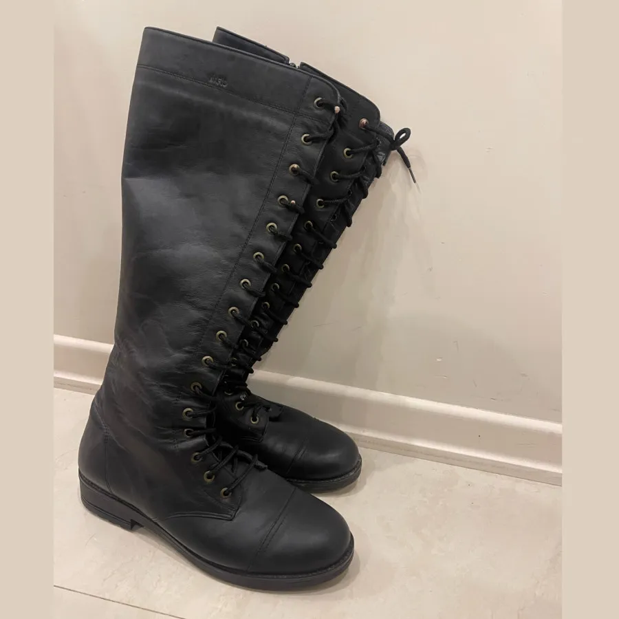 بوت چکمه چرم نفیس