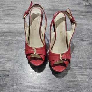 کفش پاشنه دار