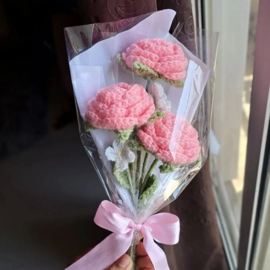 گل رز صورتی دستبافت