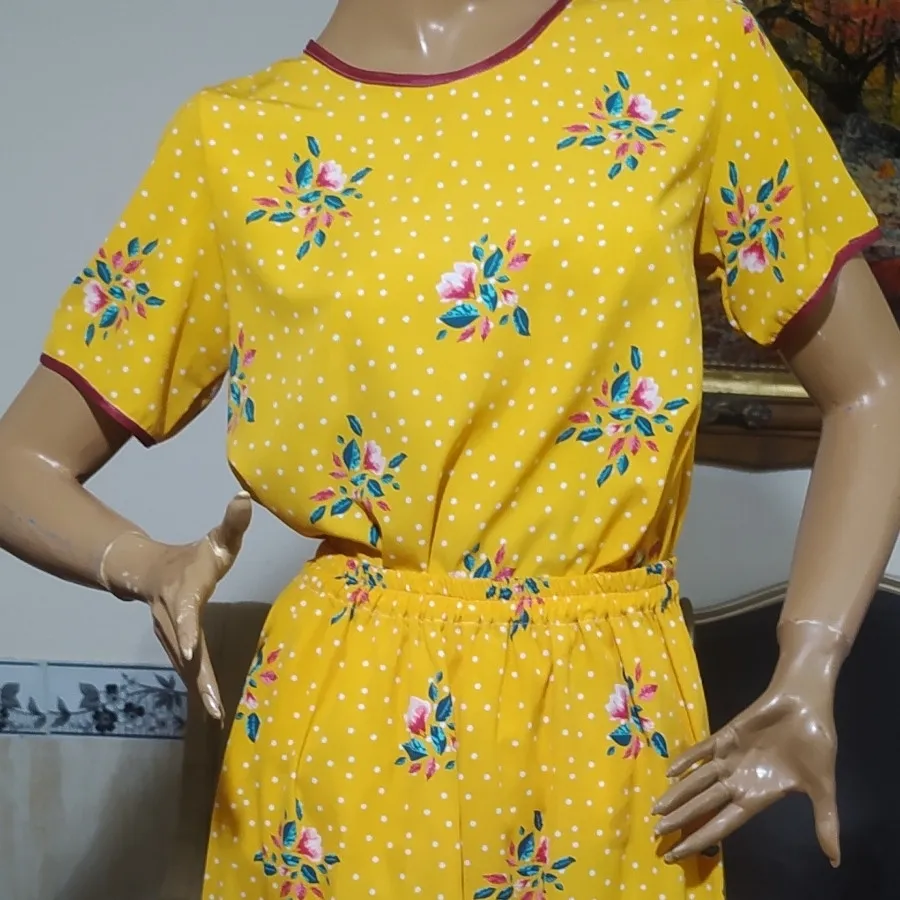 لباس راحتی بلوز و دامن