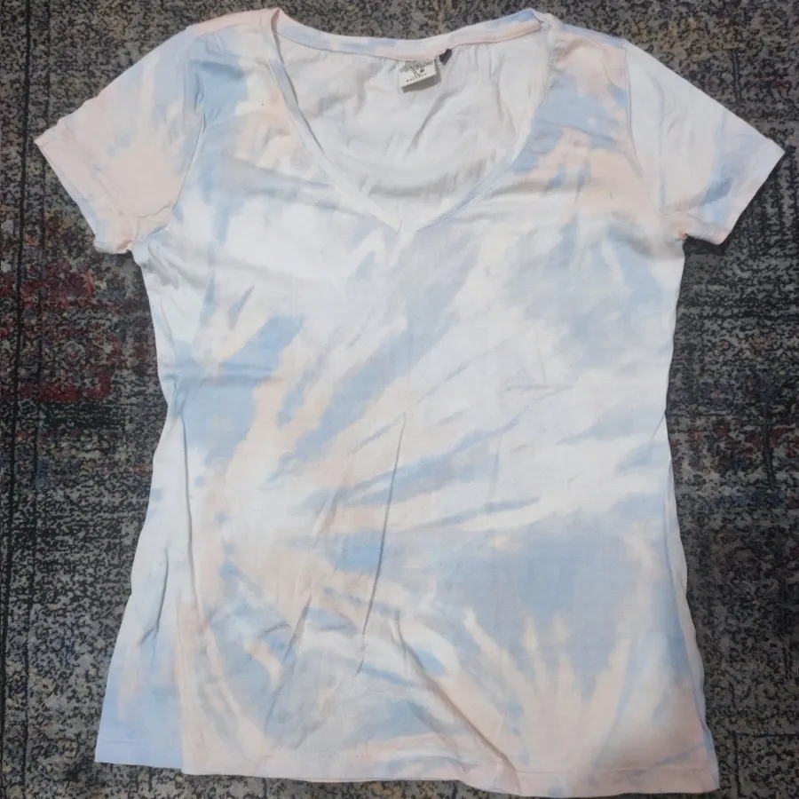 تعدادی تیشرت کاملا نو