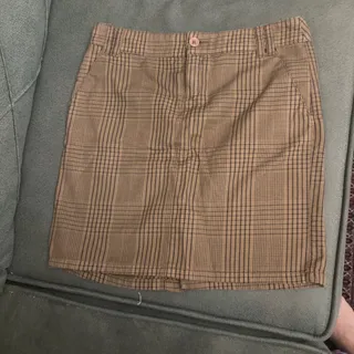 دامن کوتاه منگو