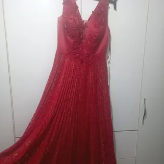 پیراهن قرمز بلند با شیفون