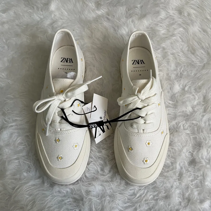 کتونی بابونه زارا 38