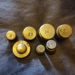 تزیینی برنجی