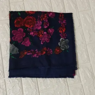 روسری سیا اسکارف