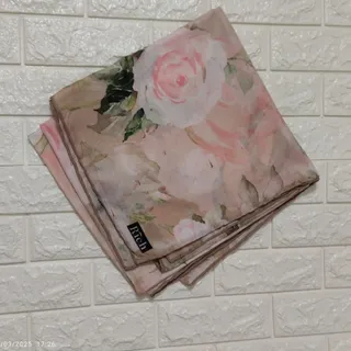 روسری نخ سبک